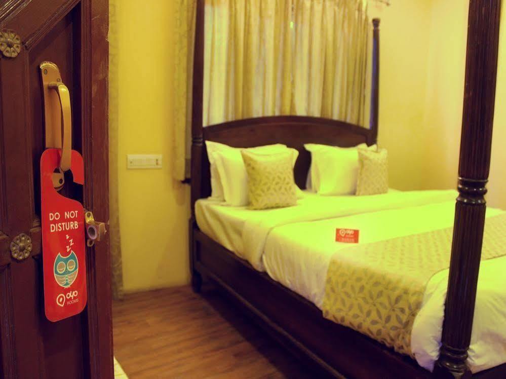 Oyo 1159 Hotel Chandra Prakash ウダイプル エクステリア 写真